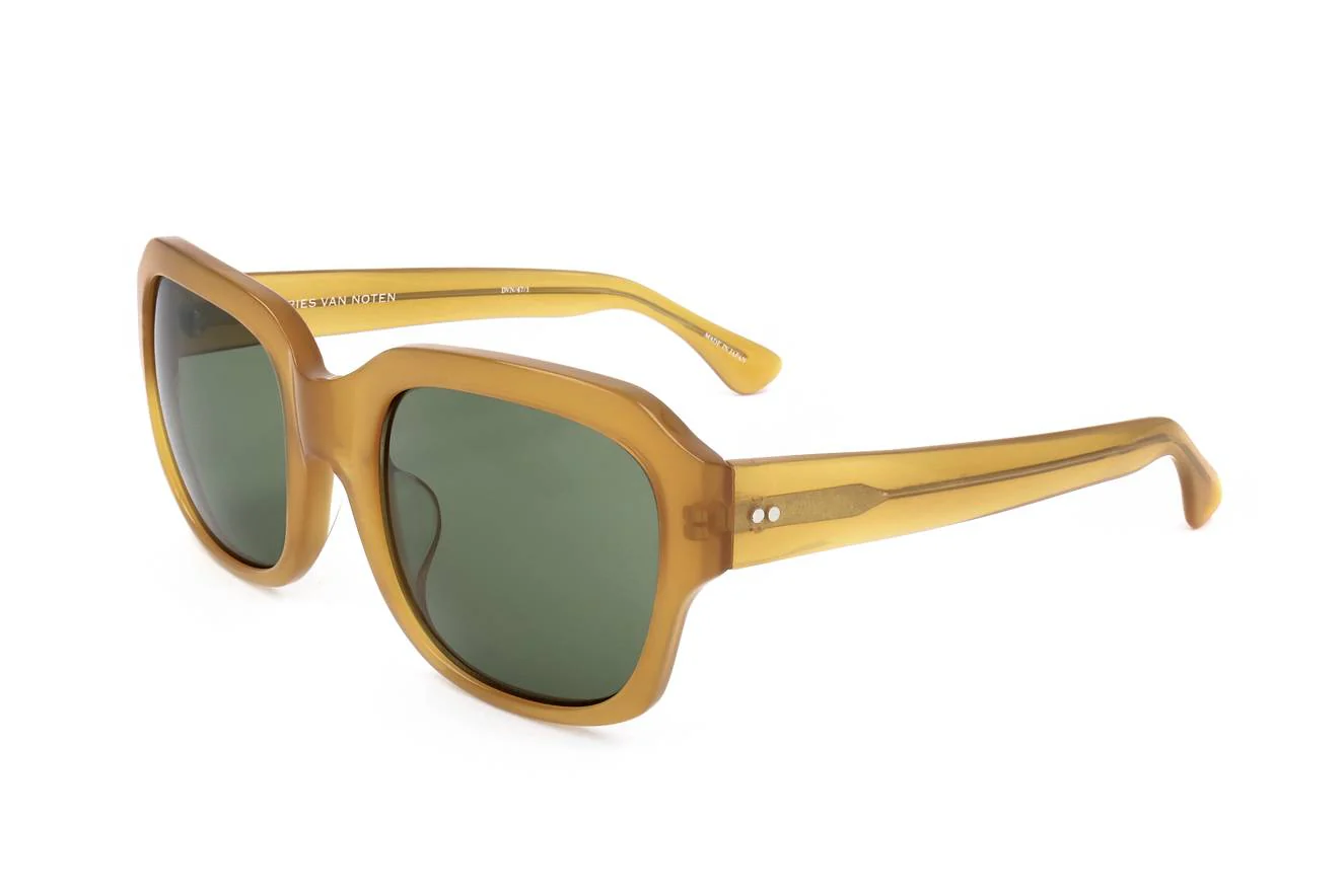 Dries Van Noten by Linda Farrow DVN47 C1