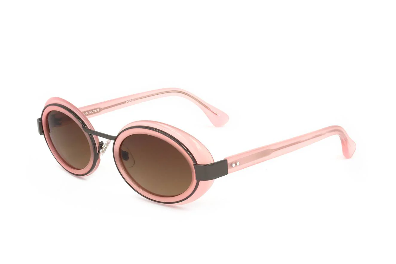 Dries Van Noten by Linda Farrow DVN77 C1