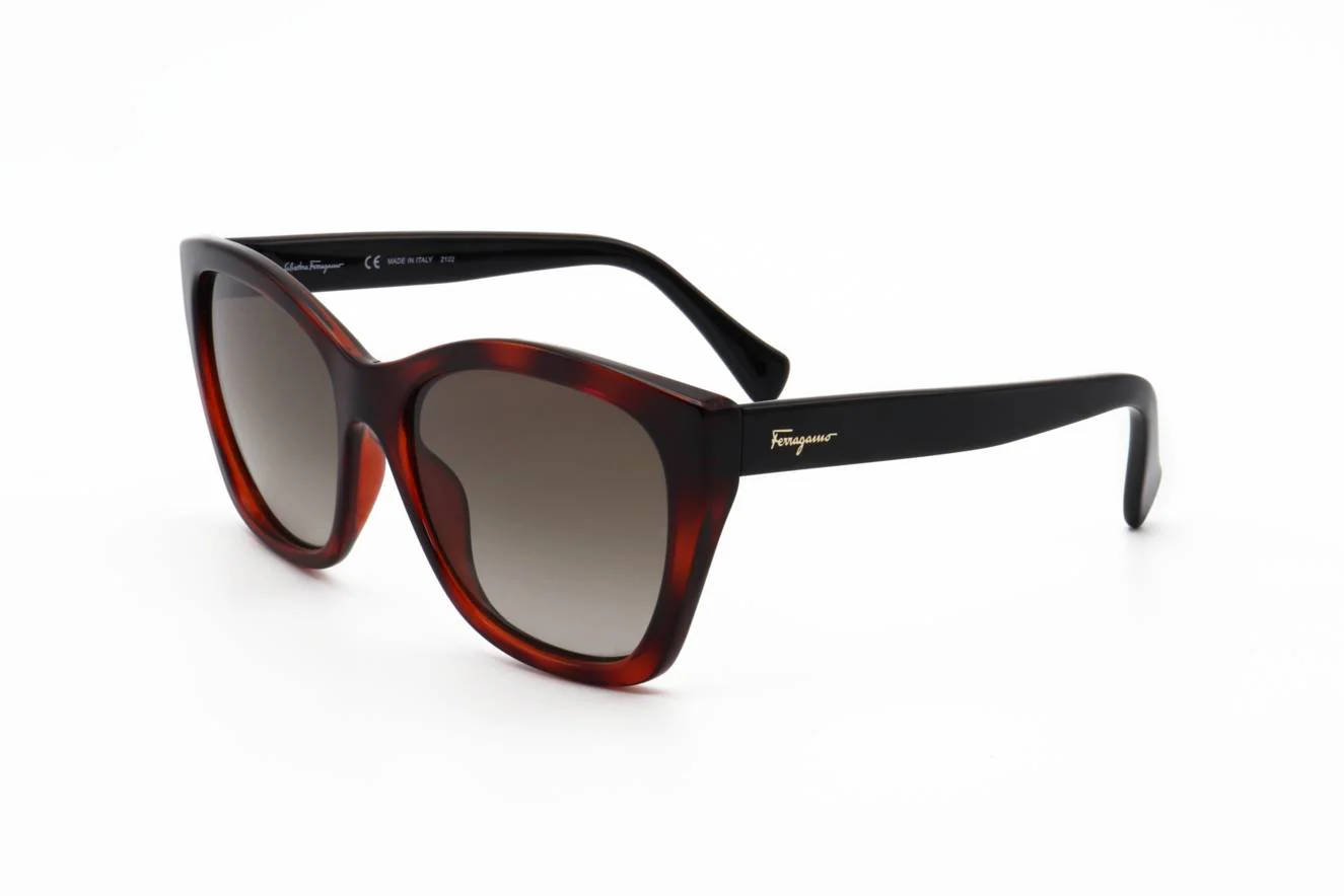 Ferragamo SF957S